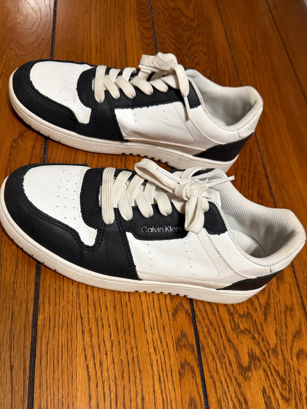 Calvin Klein Men’s White and Black Low-Top Sneakers